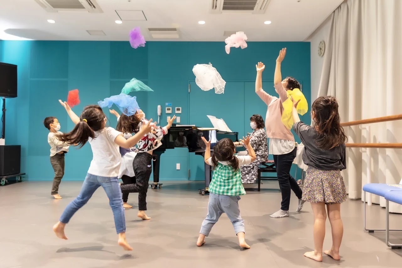 日曜リトミック　親子クラス１〜３才